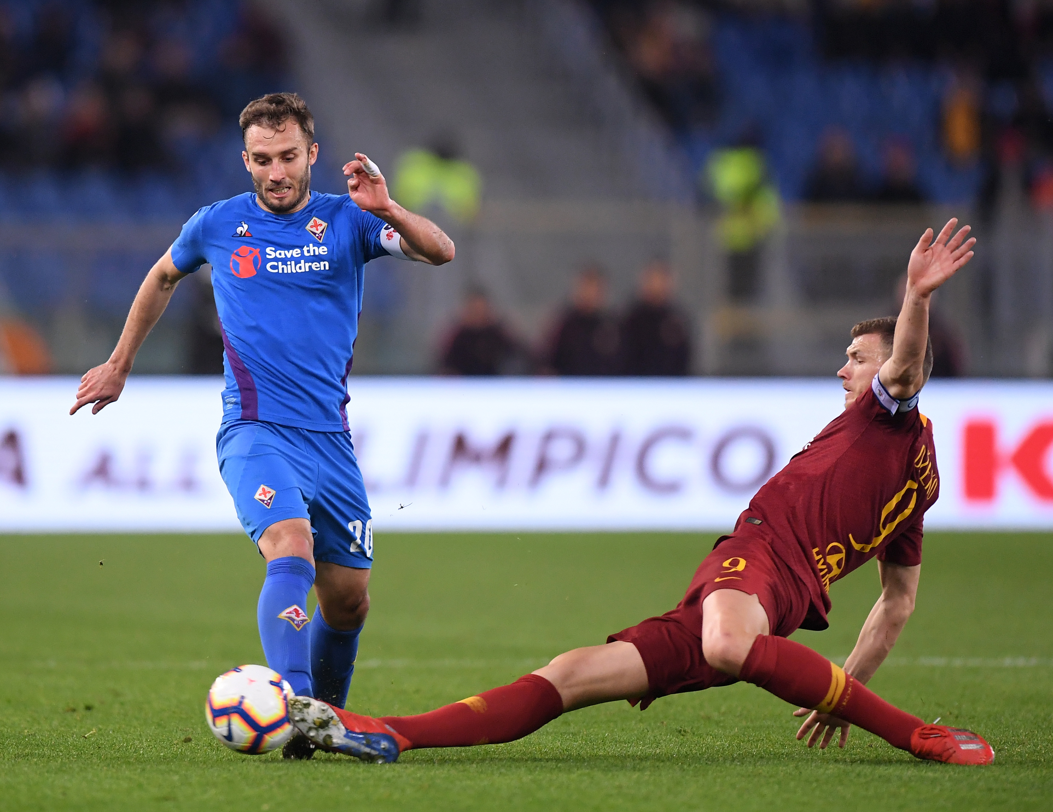 [中超]法比奥造乌龙路易斯点射 国安2-2补时绝平申花