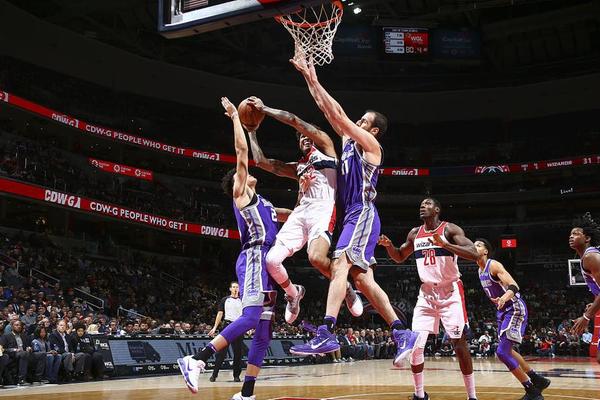 《新笑傲江湖》新版今日上线 顶级副本 大型PVP战场开放