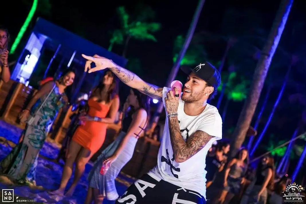 弗林蓬倒三角传球 赫拉芬贝赫推射破门