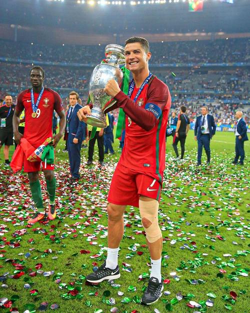 电竞俱乐部与高校合作培训计划启动