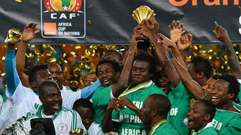 [德甲]戴尔右路横传 凯恩接球转身劲射破门