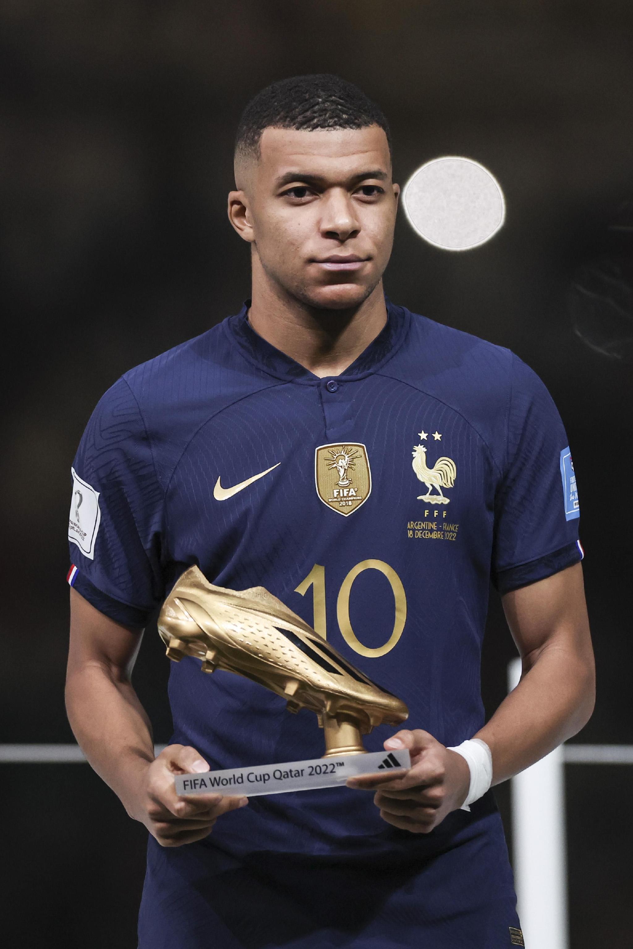 LPL冠军中单晚节不保！单局1-8刷新下限，观众喊话官方：严查账户